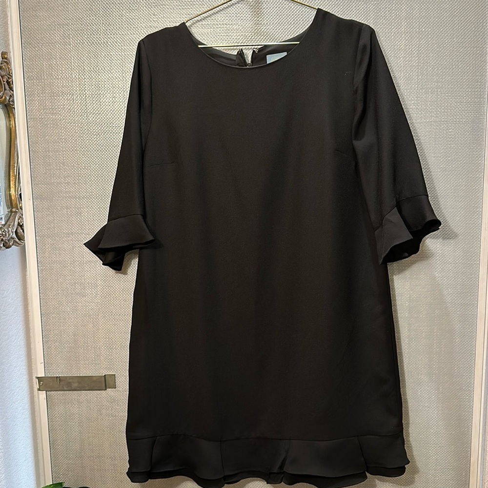 CeCe Black shift scallop ruffle sleeve and hem lined dress size 12